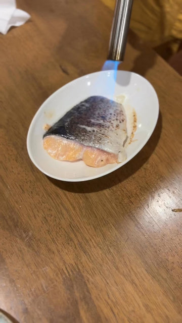 喷火枪炙烤 OKA-OKA 舒肥三文鱼排